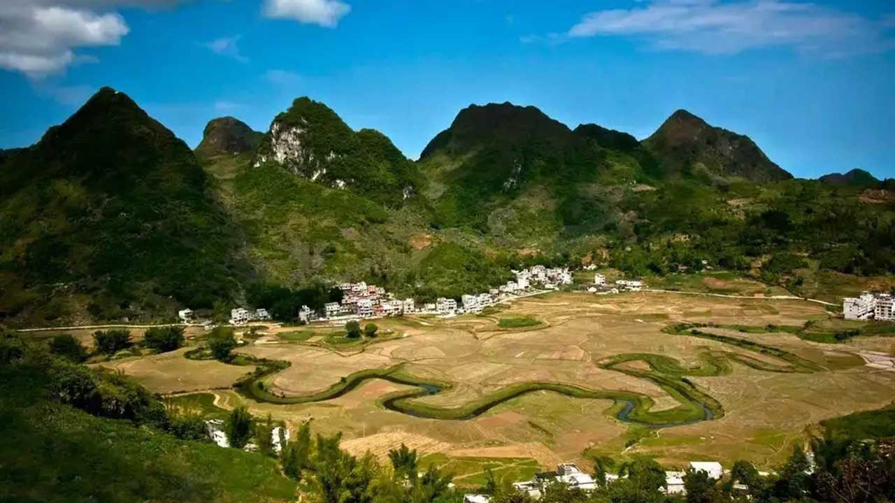 廣西巴馬瑤族自治縣 廣西巴馬瑤族自治縣.jpg